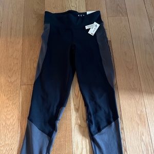 NWT Aero leggings